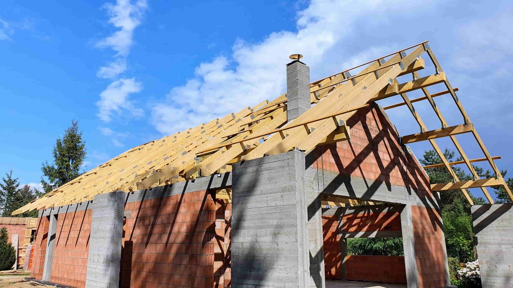 Dachy z drewna – co powinieneś wiedzieć?